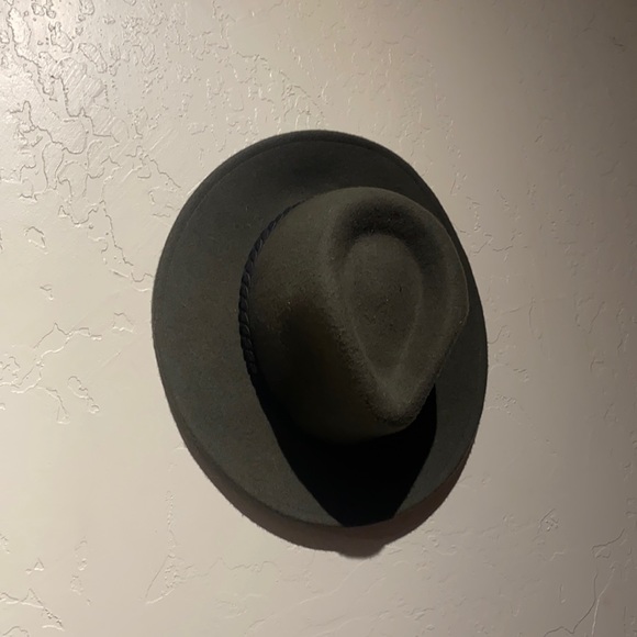 Green fedora - Picture 1 of 3